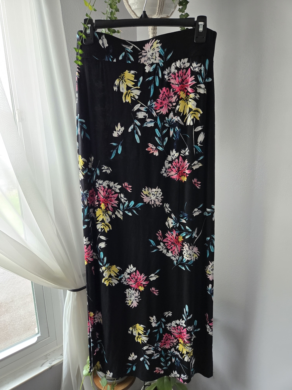 a.n.a Black Floral Maxi Skirt - Size S - Boho Side Slits